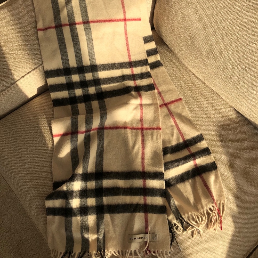 Burberry Classic Cashmere Scarf - Offwhite - Picture 1 of 4